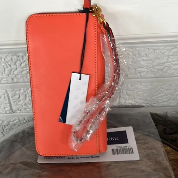 FLORENTINE LARGE ZIP AROUND WRISTLET - Picture 4 of 14